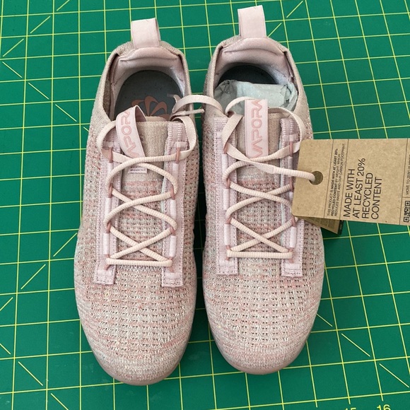 WOMENS AIR VAPORMAX 2021 FK - Picture 7 of 9